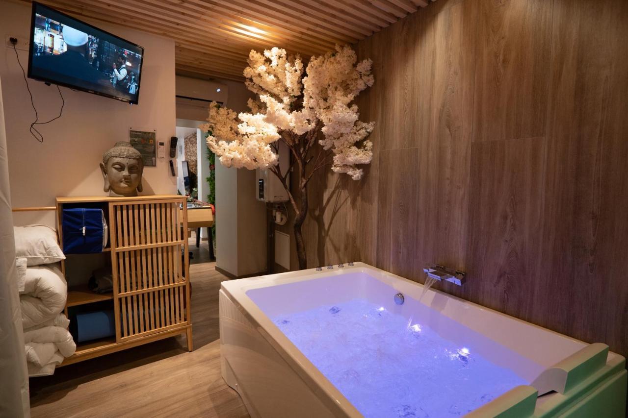 Capsule Thailande I Sauna I Balneo I Console I Jeux En Bois I Cinema I Cour Interieure Trith-Saint-Leger Экстерьер фото